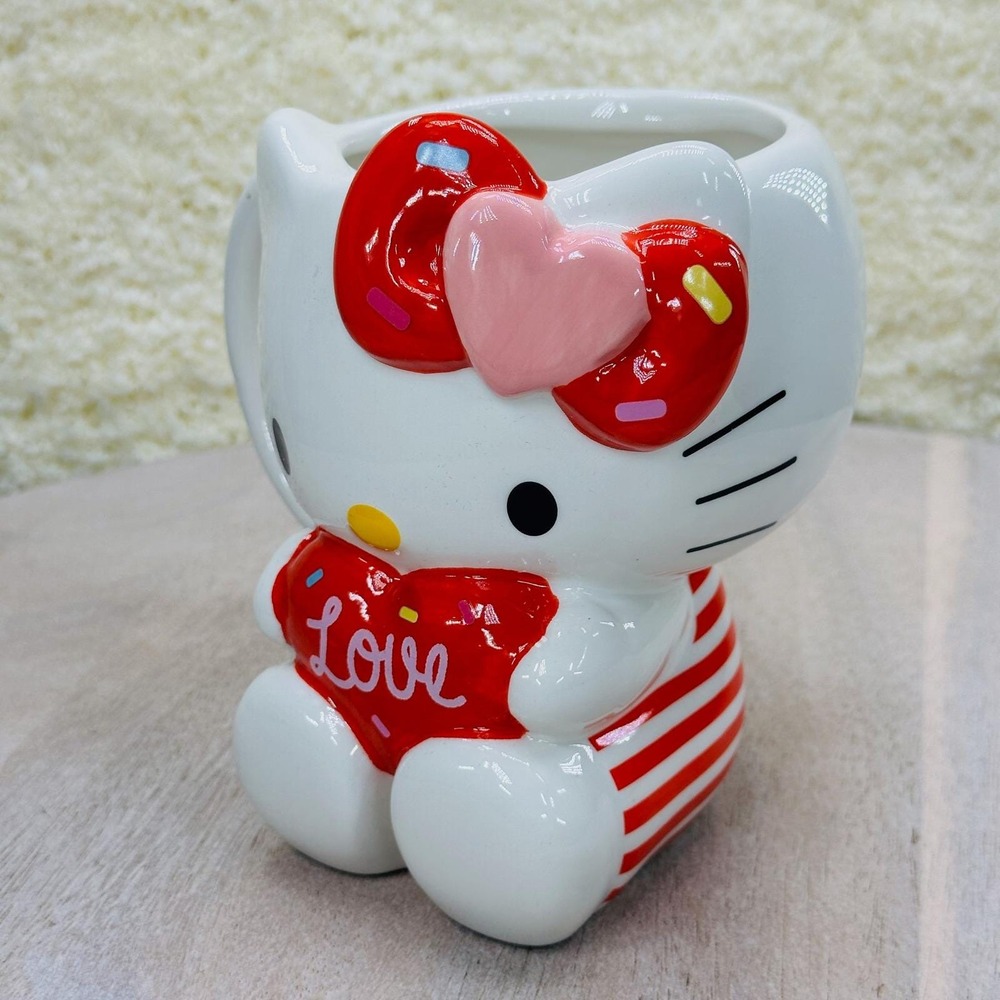 Hello Kitty 3D Full Body Mug 20oz Red LOVE Valentine's Cup NEW - Picture 11 of 15